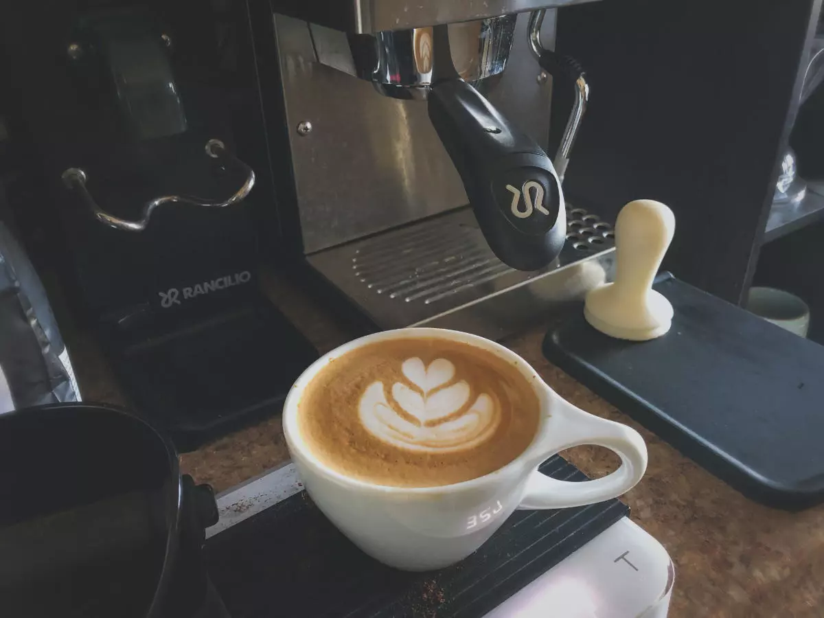 Kaffe-och-kaffemaskin